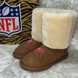 RARE NFL Tampa Bay Buccaneers Faux Shearling Foldover Boot 8